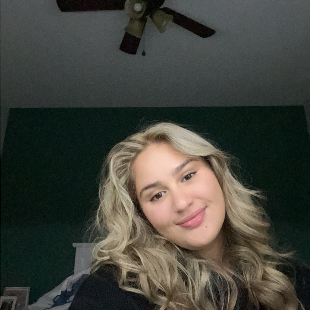 Meet your Posher, Alyssa